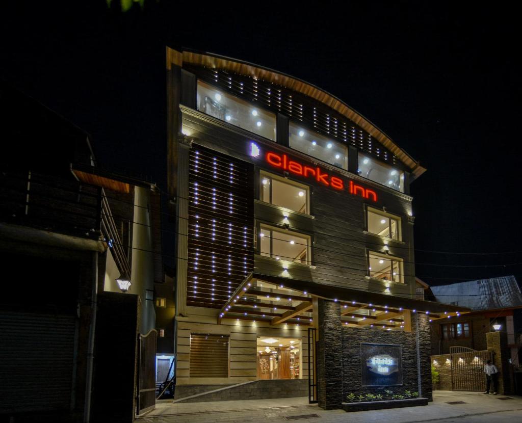 Clarks inn srinagar