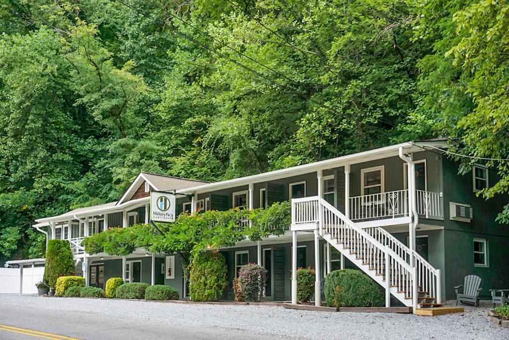 Hickory Falls Inn